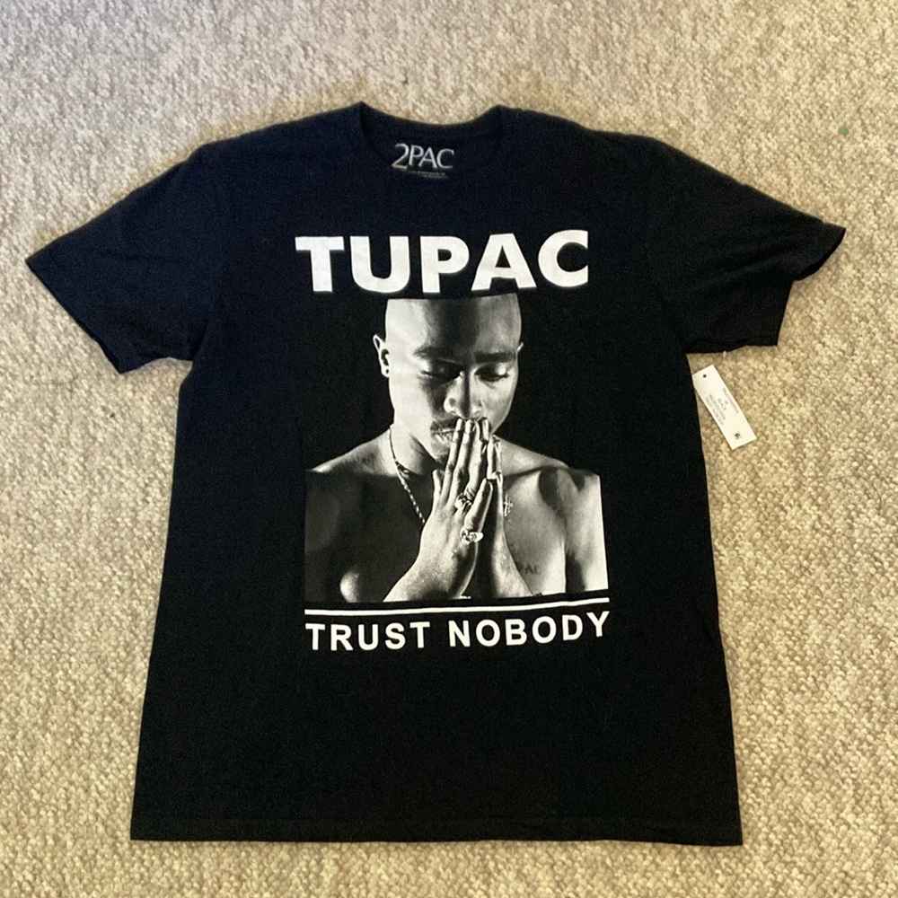 ⭐️Tupac “Trust Nobody” T Shirt Size M NWT